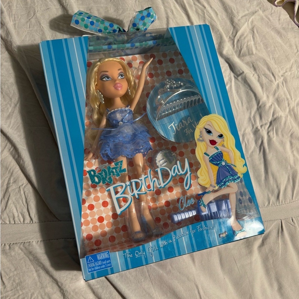 RARE NIB BRATZ birthday Cloe doll 2001